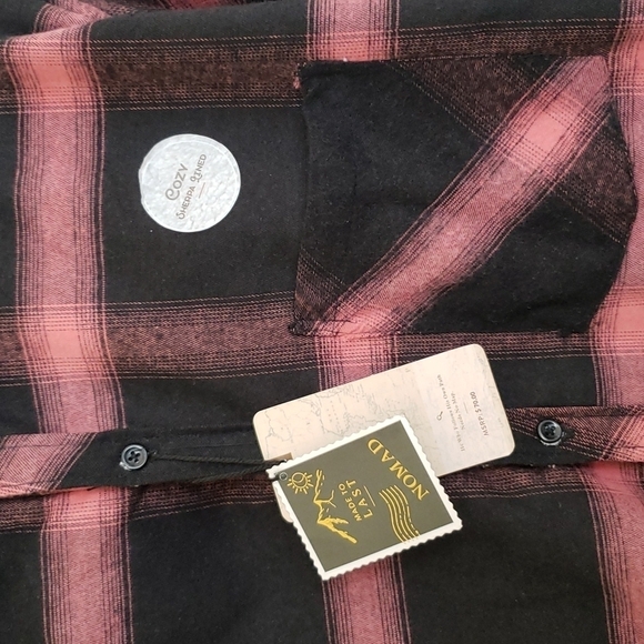 Nomad Men's Black & Pink Plaid Sherpa Lined Button Down - Size M - Picture 3 of 10